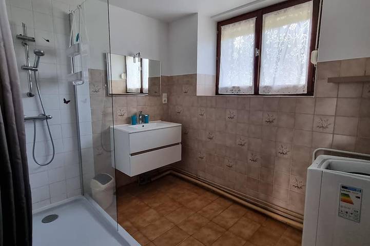 Location de vacances pour 6 personnes, avec jardin et terrasse à Gerbépal - 4