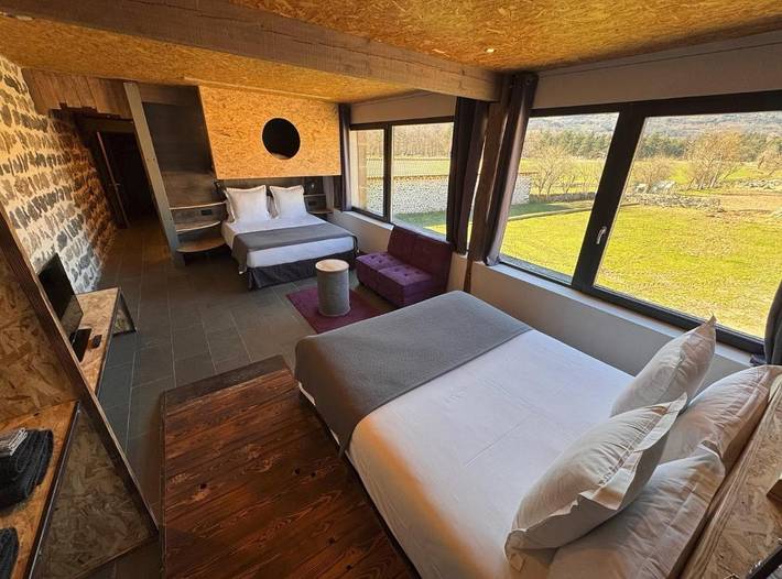 Chambre d’hôte pour 6 personnes, avec vue et jardin, animaux acceptés en Haute-Loire - 3