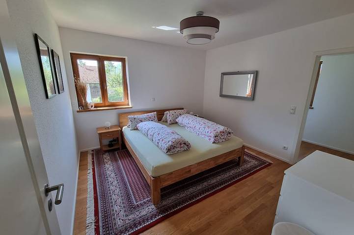 Ganze Wohnung, Ferienwohnung, 86qm, bis zu 4 Personen, Bad, Küche und großer Dachterrasse in Nußdorf am Inn, Bayerische Alpen