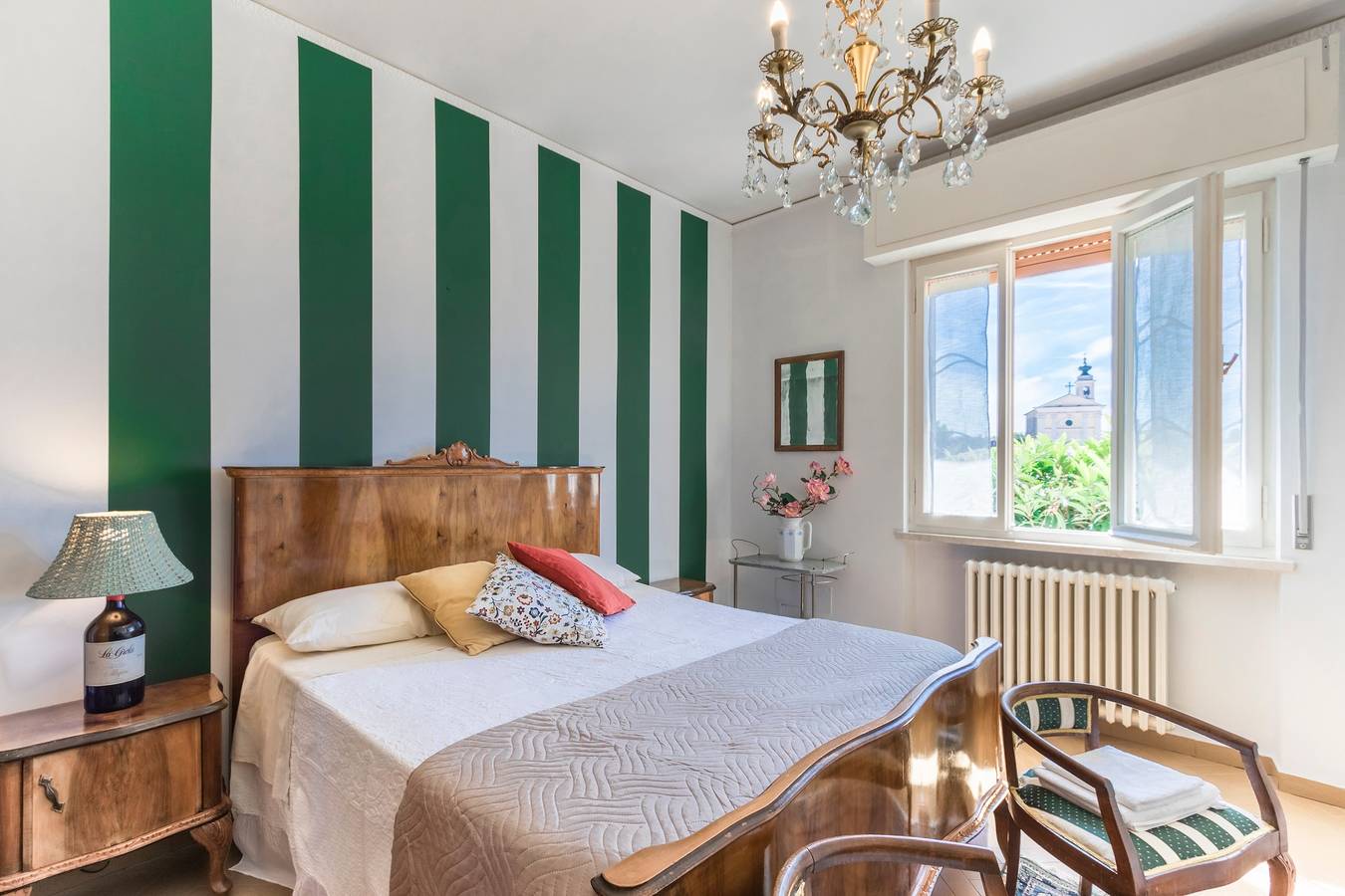 Ganze Wohnung, Ferienwohnung 'La Maison De Mely' mit Privatterrasse, Wi-Fi und Klimaanlage in Castelnuovo del Garda, Gardasee-Berge