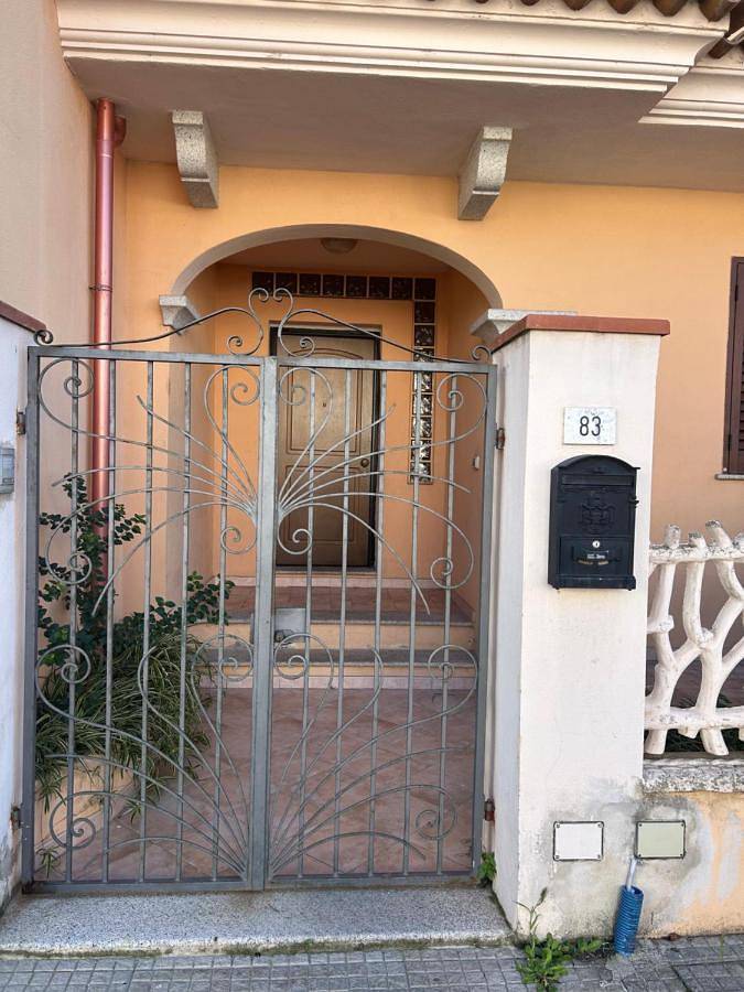 Alojamiento y desayuno para 4 personas, Se admiten mascotas en Olbia