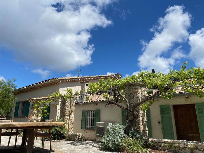 Maison d’hôte pour 5 personnes, avec vue ainsi que jardin et piscine à Vallauris - 2