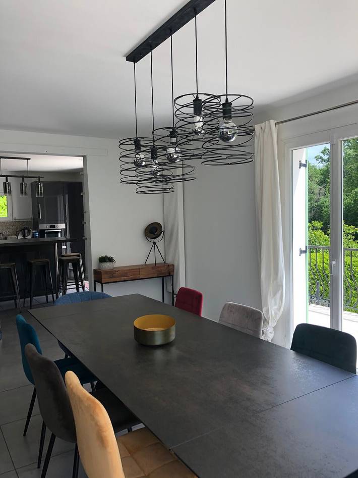 Belle et spacieuse villa - piscine - jardin in Le Rouret, Mittelmeerküste (Frankreich)