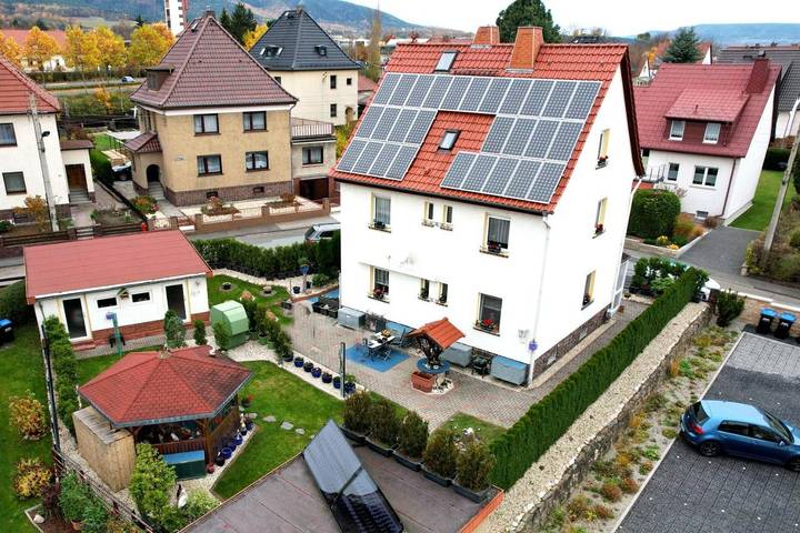Ferienwohnung für 3 Personen, mit Terrasse und Garten sowie Ausblick in Saalfeld/Saale