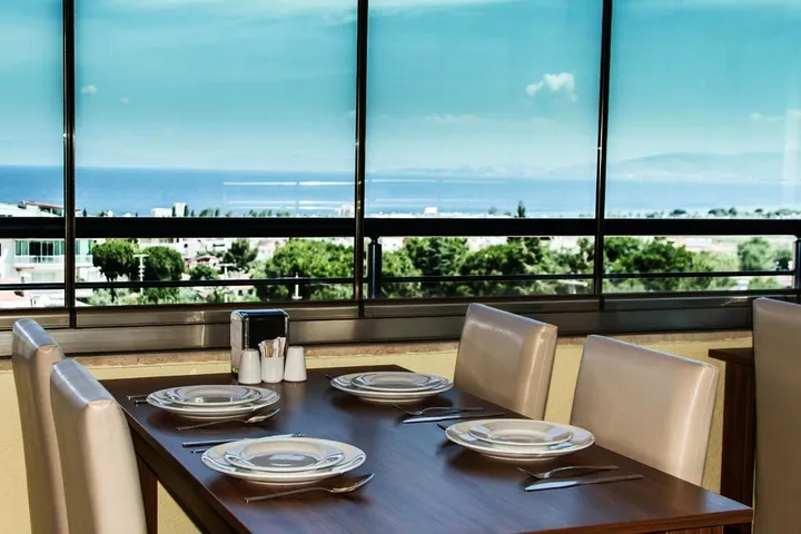 Hotel para 3 personas, con vistas y jardín - 1