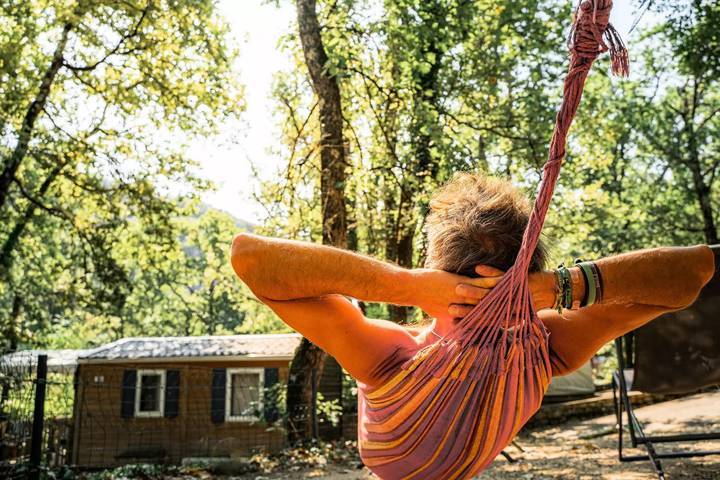 Camping pour 4 personnes, avec Vue à Salavas
