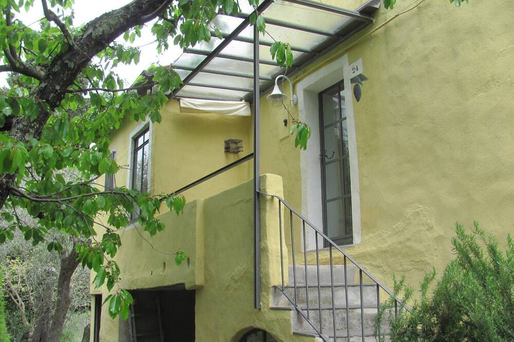 Romantic apartment in the olive grove (1,000 sqm) - Parking space on the property in Trincheri, Dolcedo Gemeinde