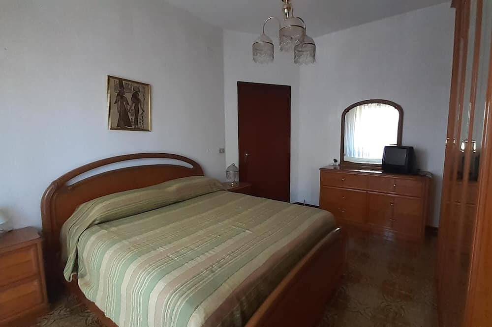 Apartamento entero, Apartamento de tres habitaciones en la costa adriática de los Abruzos, Italia in Alba Adriatica, Provincia de Teramo