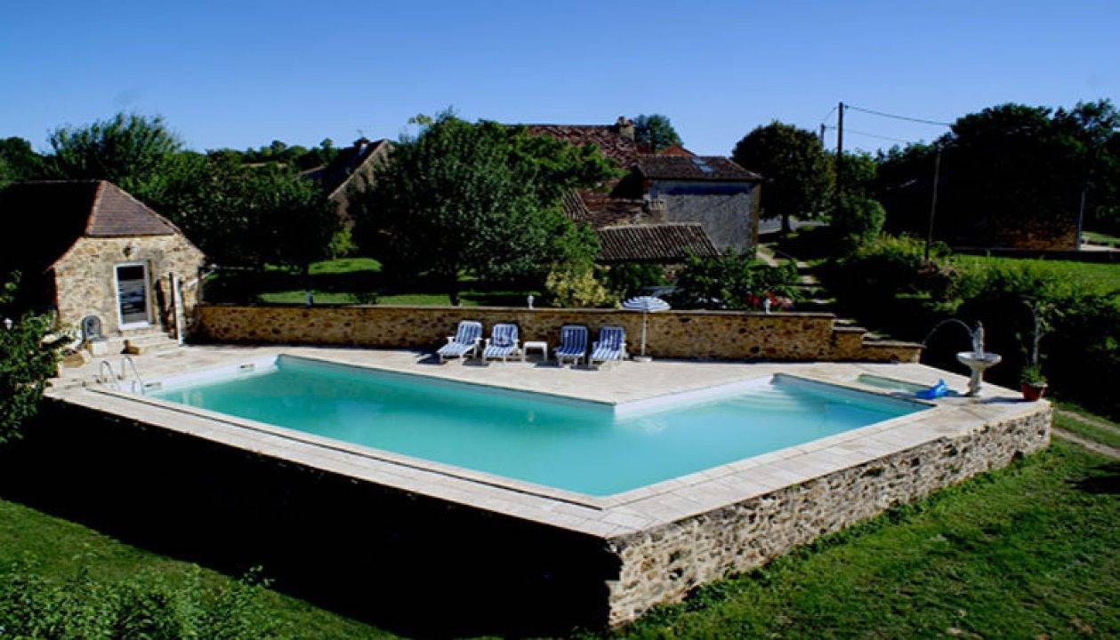 Gite Fournial avec une grande piscine, Périgord in Saint-Avit-Rivière, Périgord Pourpre
