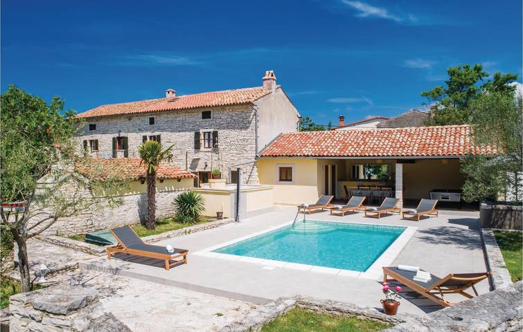 Reizende 2-Zimmer-Wohnung mit Pool und Terrasse in der Nähe des Stadtzentrums von Jursici in Jursici, Svetvinčenat