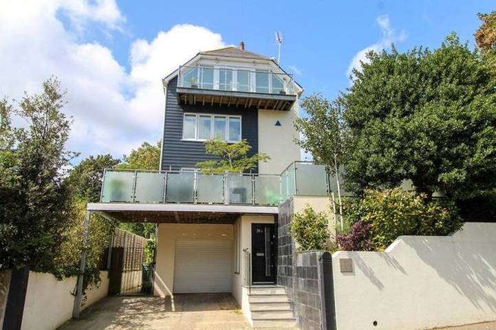 Holiday rental for 10 people, with balcony and garden, with pets in Bournemouth