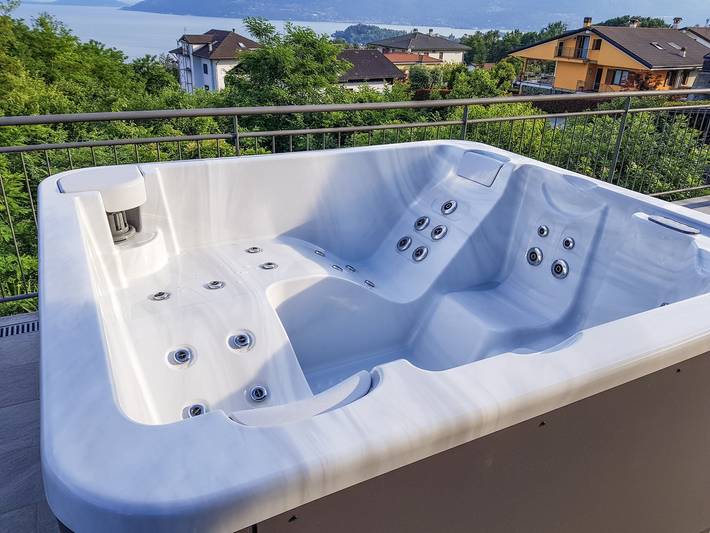 Ferienwohnung für 12 Personen, mit Balkon und Whirlpool sowie Terrasse und Garten im Piemont - 3