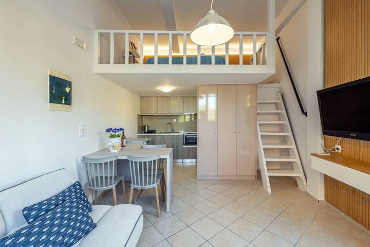 Estudio para 3 personas - 1