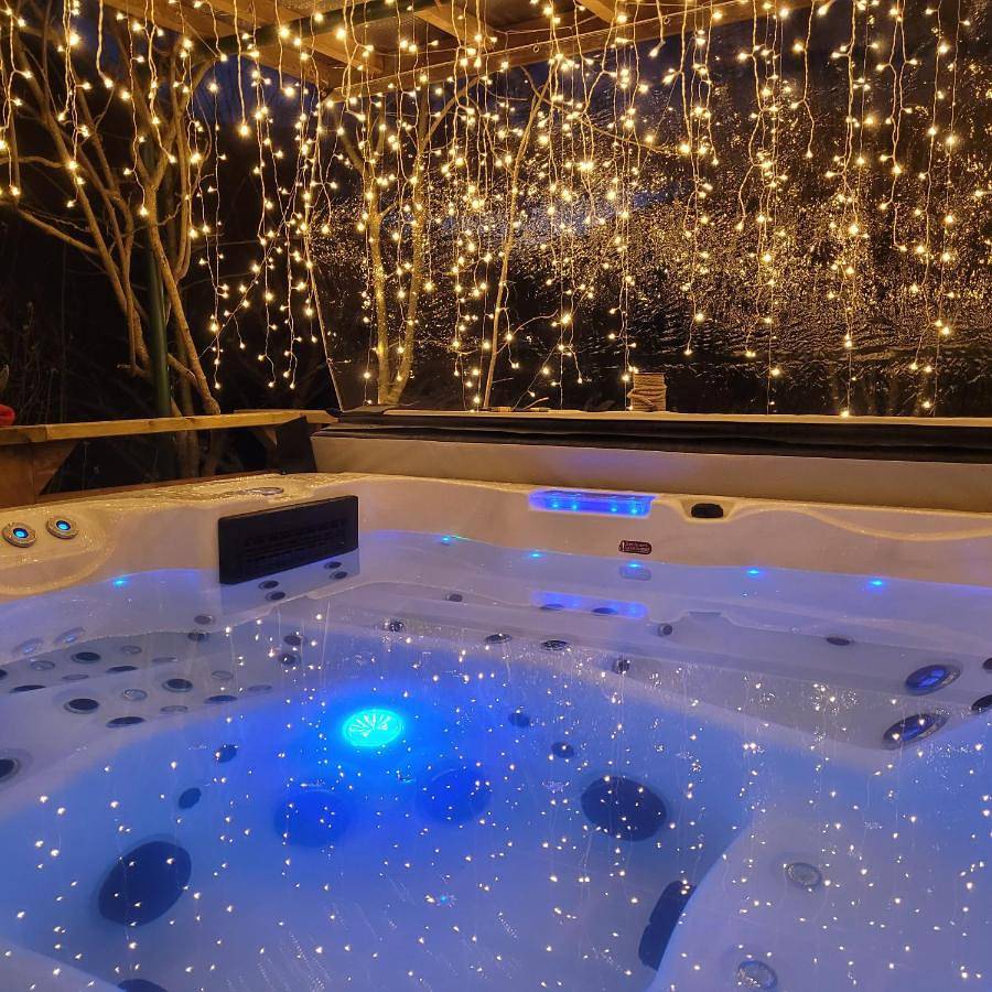 Le Manoir des Pélies, Maison d'hôtes de charme, Jacuzzi, Piscine, Rivière in Conques-en-Rouergue, Aveyron