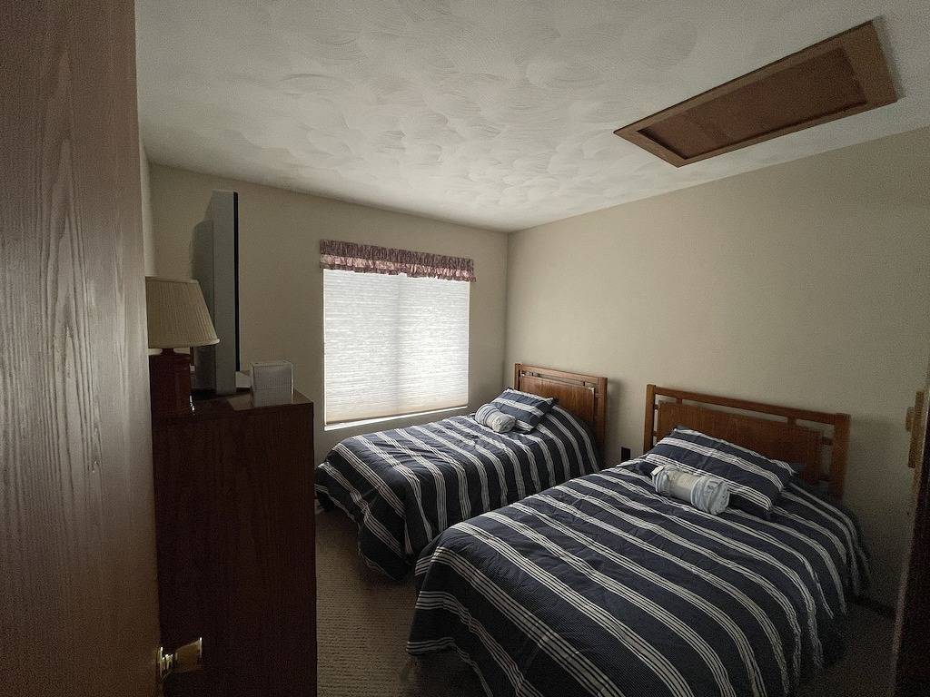 Ski at Hidden Valley or Seven Springs | Huge Master Suite in Hidden Valley, Pennsylvania