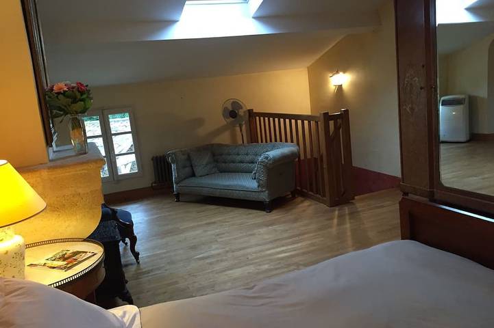 Location de vacances pour 6 personnes, avec terrasse ainsi que jacuzzi et jardin à Saint-Seurin-de-Prats - 3