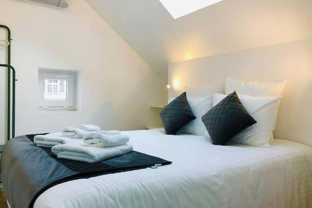 Ganze Wohnung, App*** 2/3 pers \"Nuage\" ☁️ Air-conditioned with garden in Lons-le-Saunier, Jura