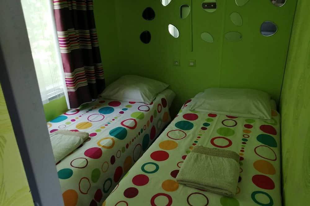 Bungalow Le Platane with private Spa in Tarascon, Arles region