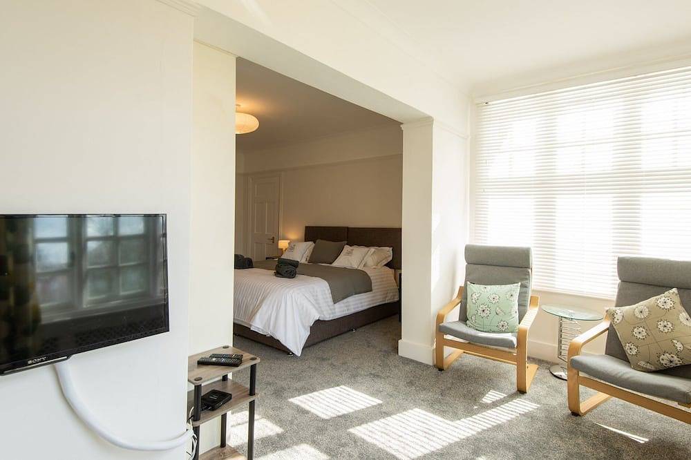 Seaside staycation, 5 mins from seafront, golf, celebrate or just relax !! in Frinton on Sea, Frinton and Walton