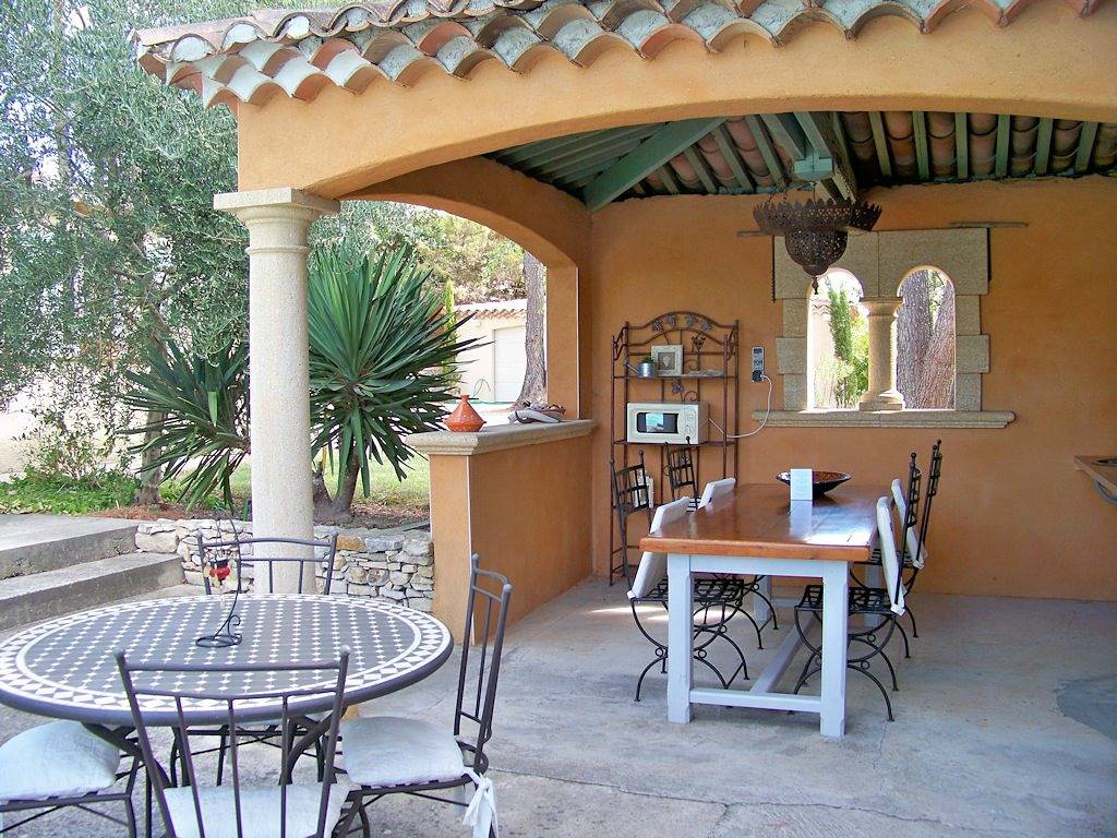 Sous les Pins - Chambre simple, 2 personnes in Nages-et-Solorgues, Région de Nîmes