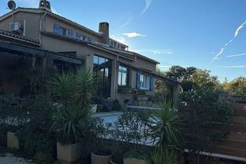 Cottage pour 8 personnes, avec jardin et terrasse à Gonfaron