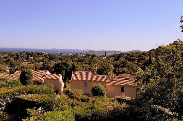 Location de vacances pour 8 personnes, avec piscine dans Office De Tourisme De La Croix Valmer