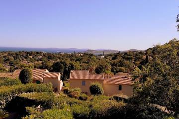 Gîte pour 8 personnes, avec piscine dans Office De Tourisme De La Croix Valmer