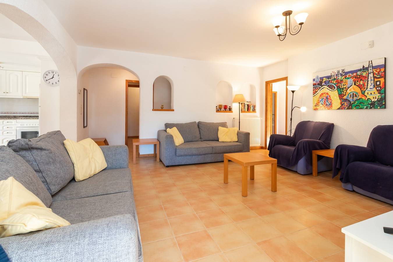 Villa "Rosa" con vistas a la montaña, piscina y Wi-Fi in Cabanyes, Calonge