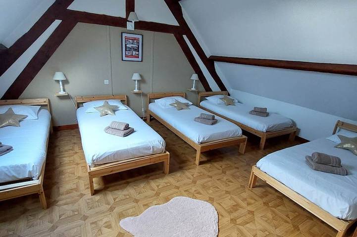 Grand gîte chaleureux de 12 personnes, idéal pour des séjours en famille in Lacres, Région de Boulogne-sur-Mer