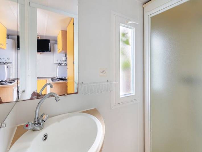 Camping für 3 Personen, mit Pool und Terrasse, mit Haustier in Bormes-les-Mimosas - 2