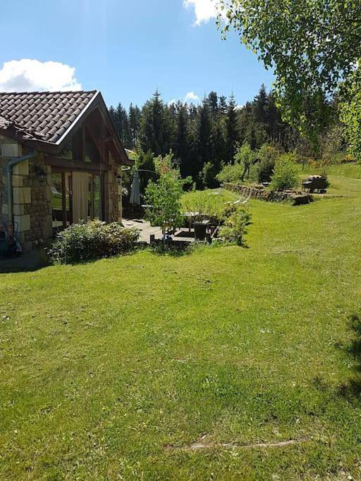 Appartement de vacances entier, Budget Double Room in Saint-André-de-Chalencon, Haute-Loire