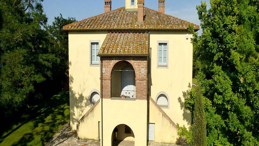 Casa vacanza per 9 persone, con piscina e giardino in Chiusi
