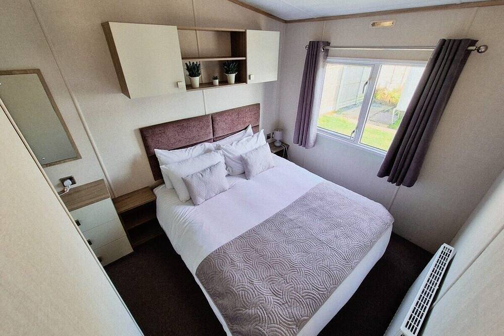 Birchington Vale - 2 Bedroom Sleeps 6 in Kent