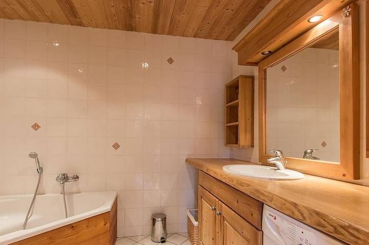 Ganze Wohnung, Wifi, bis 20m skipiste, 2te Etage, blick berg, terrasse, balkon, kamin oder ofen für holz in Le Grand-Bornand, Annecy und Umgebung