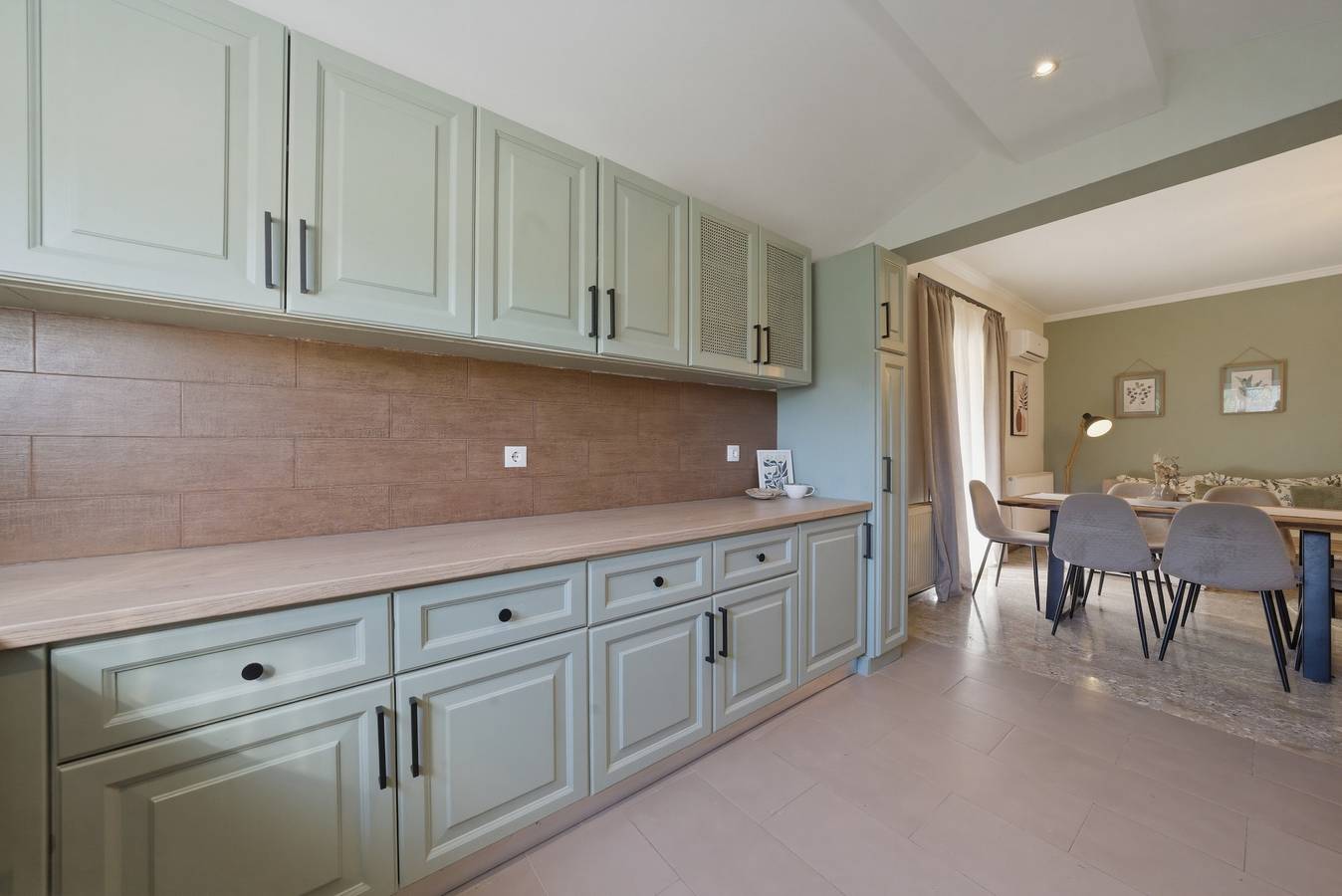 Appartement entier, Appartement « Villa Logas 2 » avec vue sur la montagne, Wi-Fi et climatisation in Peroulades, Corfou