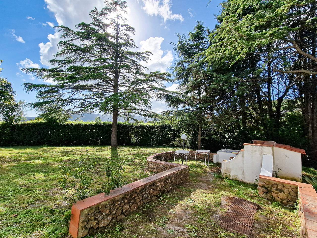 Appartement entier, Appartement 'N 4 Piano Terra' avec vue montagne et jardin partagé in Lacona, Ile d'Elbe