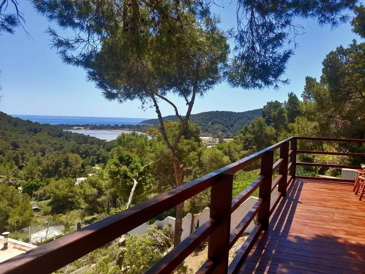 Gîte pour 2 personnes, avec jardin et vue, animaux acceptés