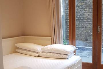 Holiday Home for 2 People in London, South East England, Photo 4