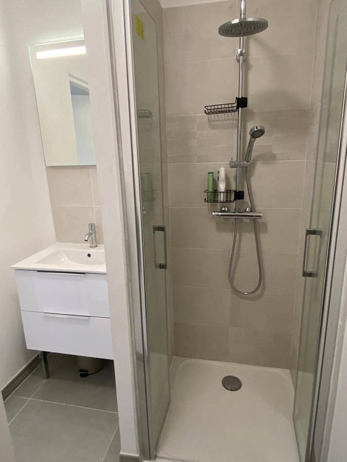 Appartement entier, One-Bedroom Apartment in Villenave-d'Ornon, Région de Bordeaux