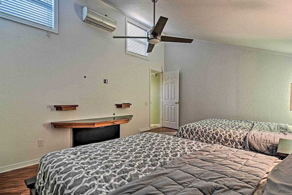 4 Mi to Beaches: Alluring Largo Hideaway! in Largo, Pinellas County