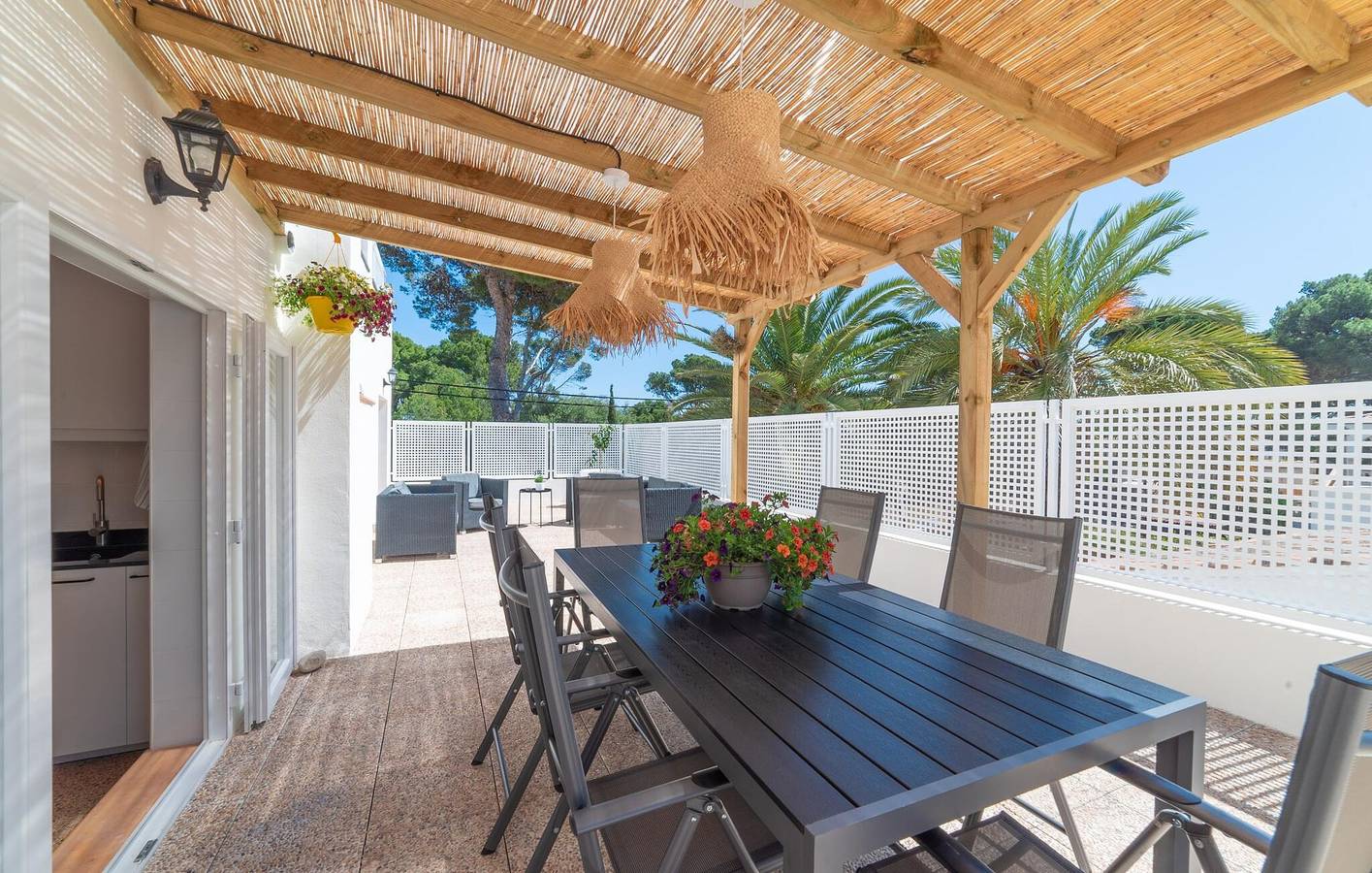 Ganze Ferienwohnung, Sunny Beach Retreat mit Terrasse und Grill in Son Moll, Capdepera