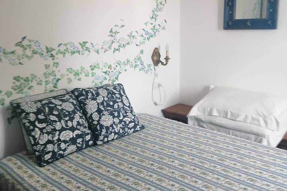 Mediterranean dream a few km from Pula, villa 200 m from the sea in Porto Columbu, Sarroch