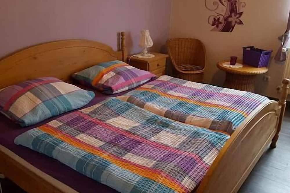 Ganze Wohnung, Helle, freundliche, 75qm große Fewo im Eg mit separatem Eingang in Störnstein, Naturpark Nördlicher Oberpfälzer Wald