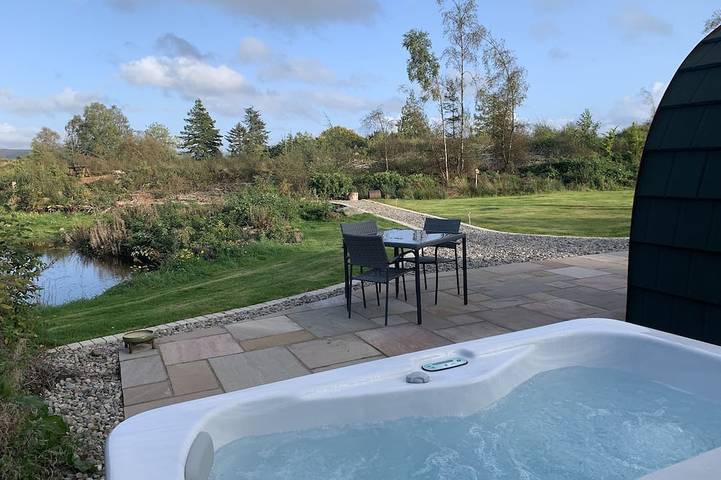 Glamping for 4 people, with Hot tub and Terrace as well as Garden in Oban