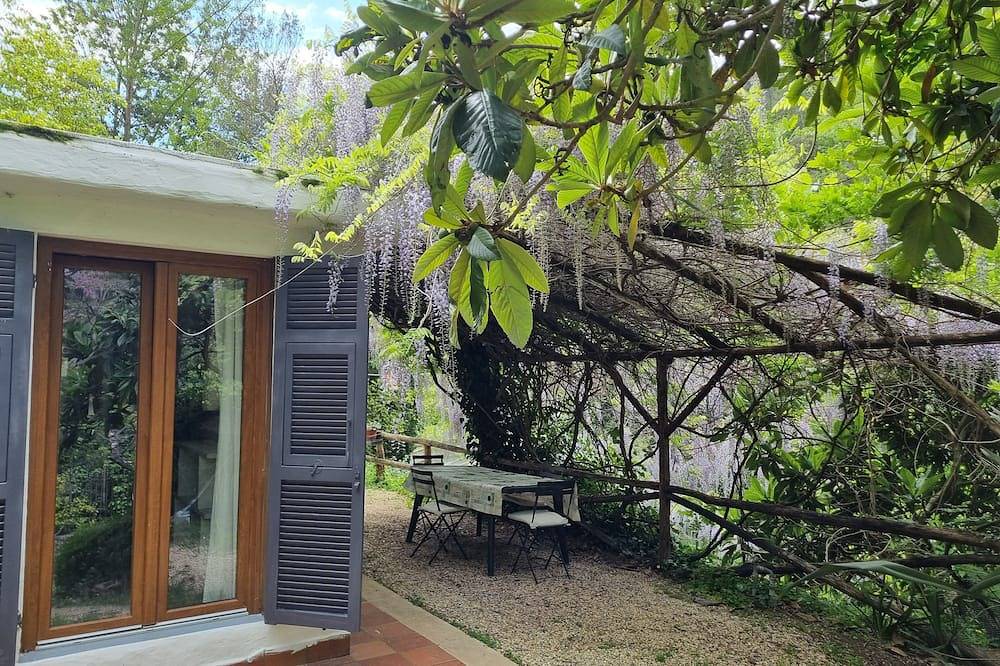 Bikers cottage in the woods 5 minutes from the sea, in Varigotti, Finale Ligure Municipality