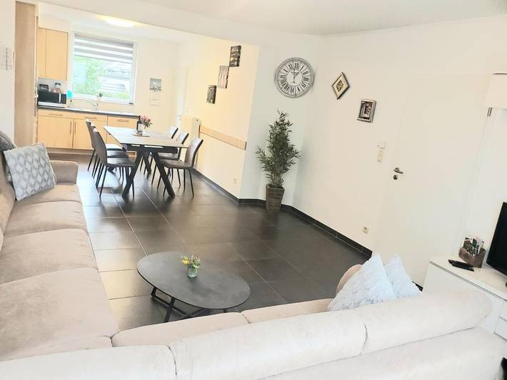 Gîte pour 10 personnes, avec jardin à Butgenbach