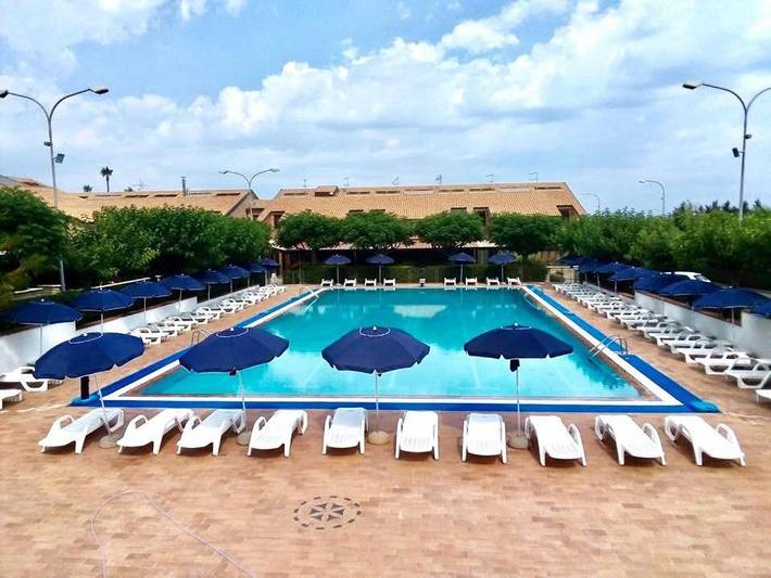 Hotel für 4 Personen, mit Garten und Pool sowie Ausblick, mit Haustier - 1