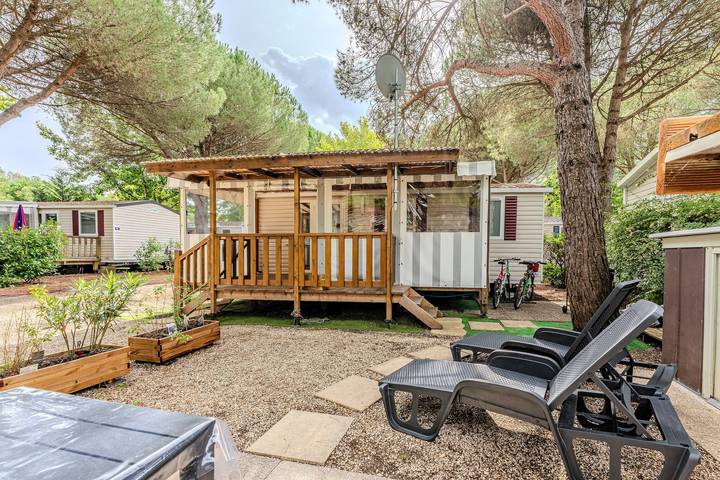 Mobil home pour 6 personnes, avec bassin pour enfant et jardin, adapté aux familles à Gastes - 4