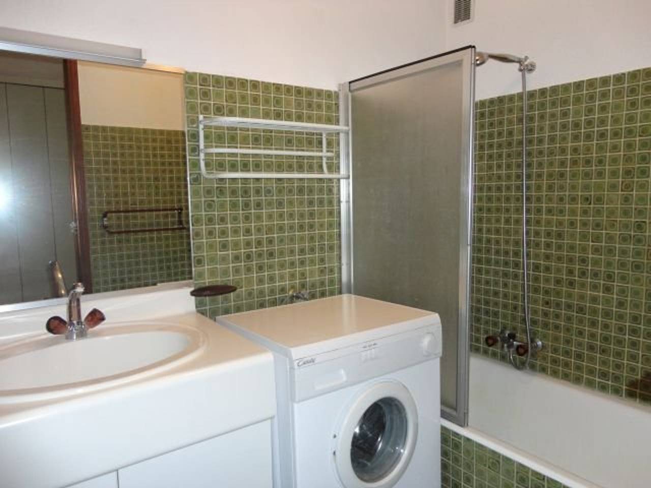 Apartamento entero, Apartamento céntrico con balcón, parking y acceso fácil a pistas in Les Carroz, Arâches-la-Frasse