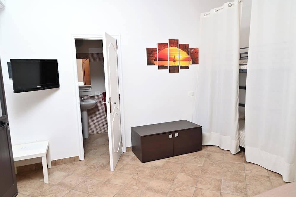 Vacation home with swimming pool (shared) with wide views and absolute tranquility. in Ispica, Ragusa Province